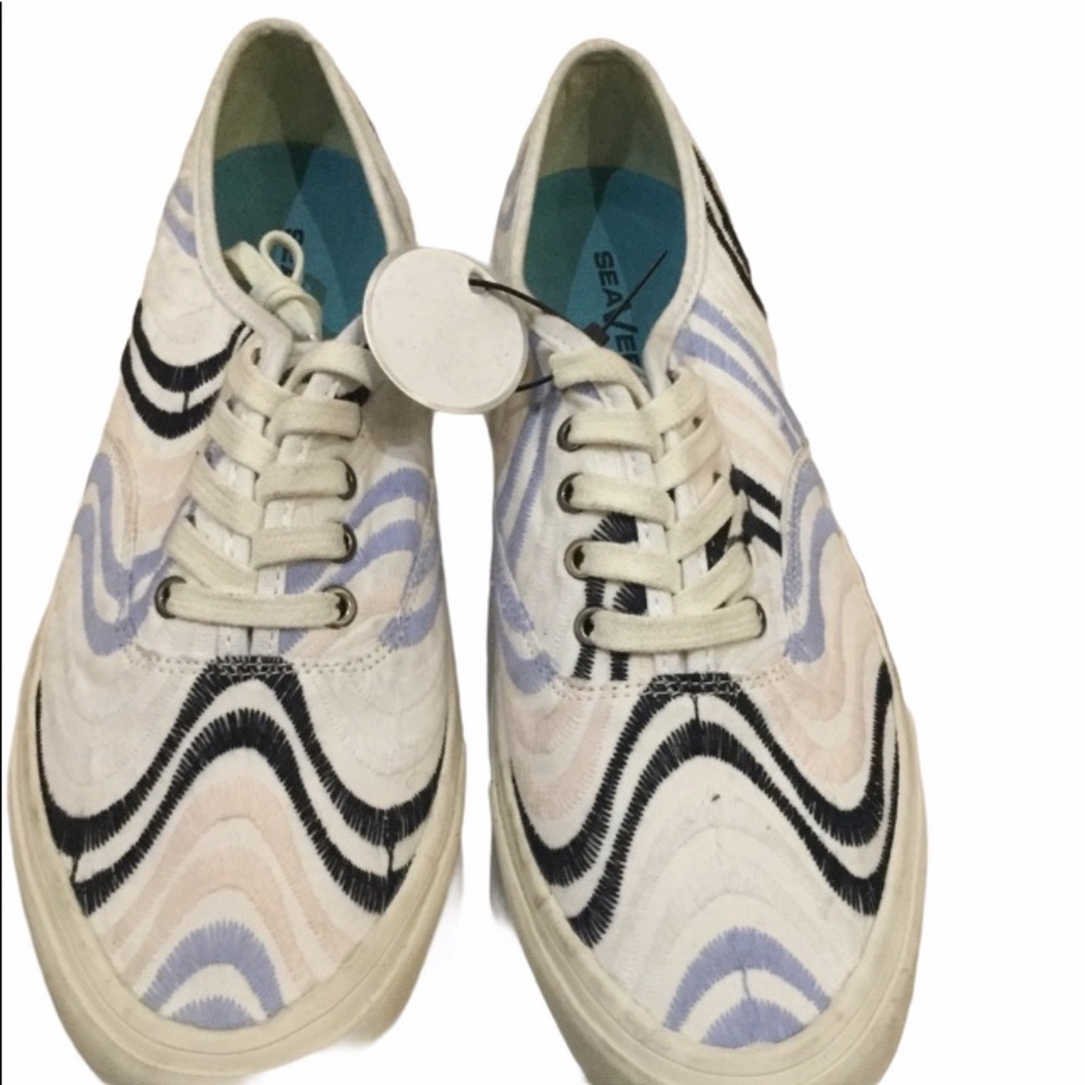 SEAVEES 🆕 pastel wave sz9 stitched pattern